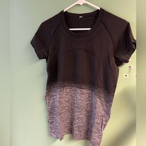 Lululemon tshirt